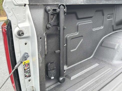 Used 2023 GMC Sierra 3500 SLT w/ SLT Premium Package image 30