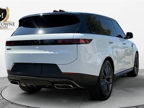 Used 2024 Land Rover Range Rover Sport SE AWD/4WD image 5