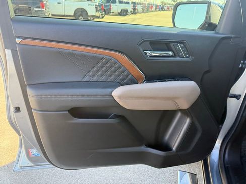 Used 2023 GMC Canyon Denali image 19