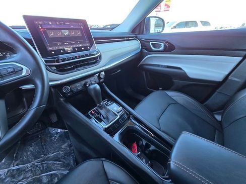 Used 2022 Jeep Compass Limited image 19