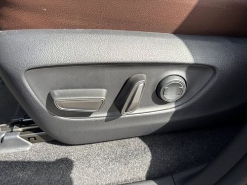 Used 2025 Toyota Land Cruiser image 11