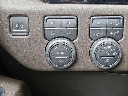 Certified 2024 Chevrolet Silverado 2500 LTZ w/ LTZ Convenience Package AWD/4WD image 19