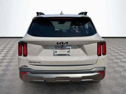 Used 2025 Kia Sorento SX AWD/4WD image 6