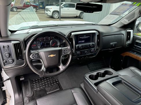 Used 2017 Chevrolet Silverado 1500 LTZ AWD/4WD image 9
