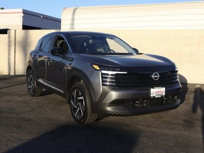 New 2025 Nissan Kicks SV