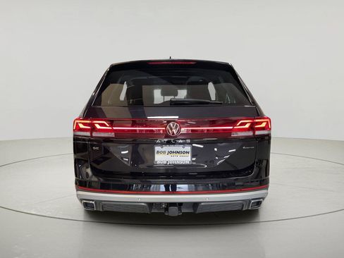 Used 2024 Volkswagen Atlas Peak Edition SE AWD/4WD image 5