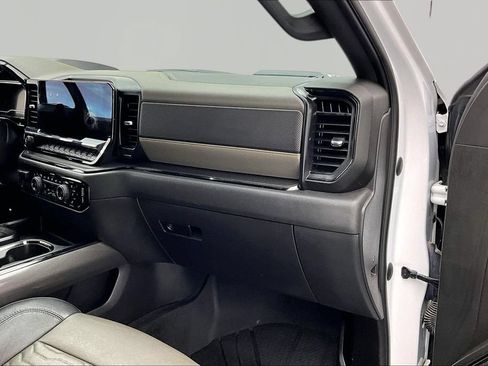 Used 2022 Chevrolet Silverado 1500 ZR2 w/ Technology Package AWD/4WD image 17