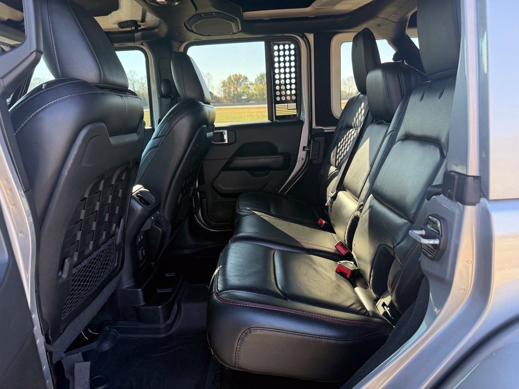 Used 2018 Jeep Wrangler Unlimited Rubicon w/ Dual Top Group AWD/4WD image 15