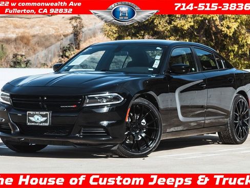 Used 2022 Dodge Charger SXT image 1