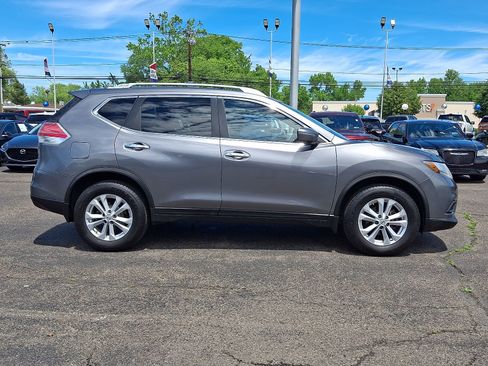 Used 2015 Nissan Rogue SV w/ SV Premium Package AWD/4WD image 8