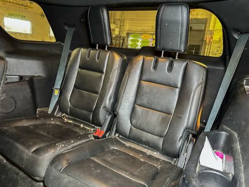 Used 2016 Ford Explorer XLT w/ Equipment Group 202A AWD/4WD image 11