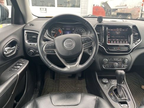 Used 2019 Jeep Cherokee Limited AWD/4WD image 25