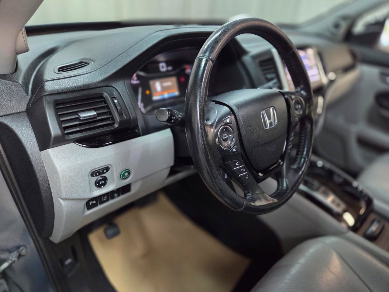 Used 2018 Honda Pilot Elite image 31