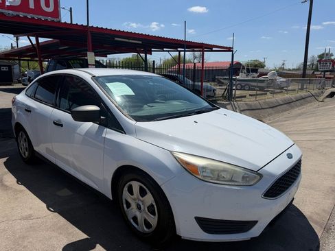 Used 2016 Ford Focus S image 8