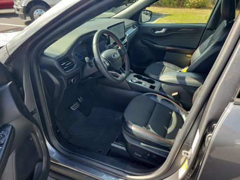 Certified 2023 Ford Escape ST-Line w/ Tech Pack #1 FWD image 16