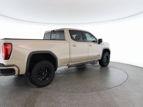 Used 2022 GMC Sierra 1500 AT4 w/ Technology Package image 18