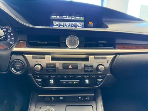 Used 2016 Lexus ES 350 w/ Luxury Package w/Wood Trim FWD image 54