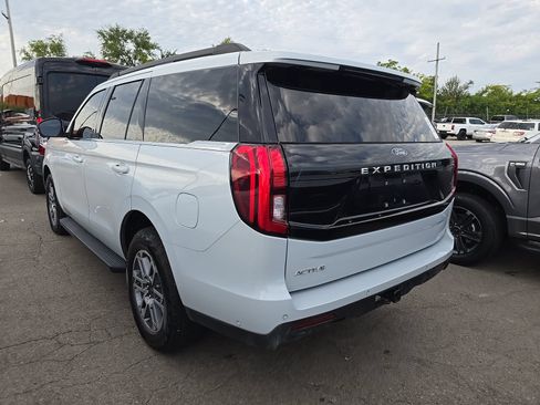 Used 2025 Ford Expedition Active AWD/4WD image 15