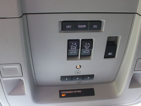 Used 2018 Chevrolet Silverado 1500 LTZ Z71 w/ LTZ Plus Package image 31