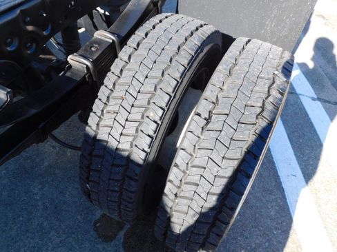 Used 2015 Ford F450 XL w/ Power Equipment Group image 9