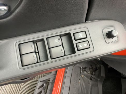 Used 2025 Nissan Frontier PRO-4X w/ Pro Convenience Package image 13