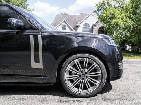 Used 2025 Land Rover Range Rover Long Wheelbase SE AWD/4WD image 11