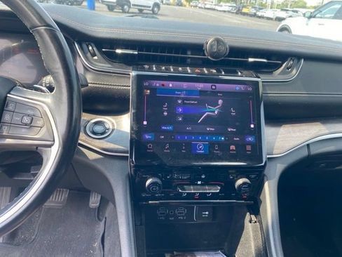 Used 2021 Jeep Grand Cherokee L Limited AWD/4WD image 12