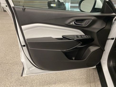 New 2026 Chevrolet Trax LT w/ Driver Confidence Package FWD image 25