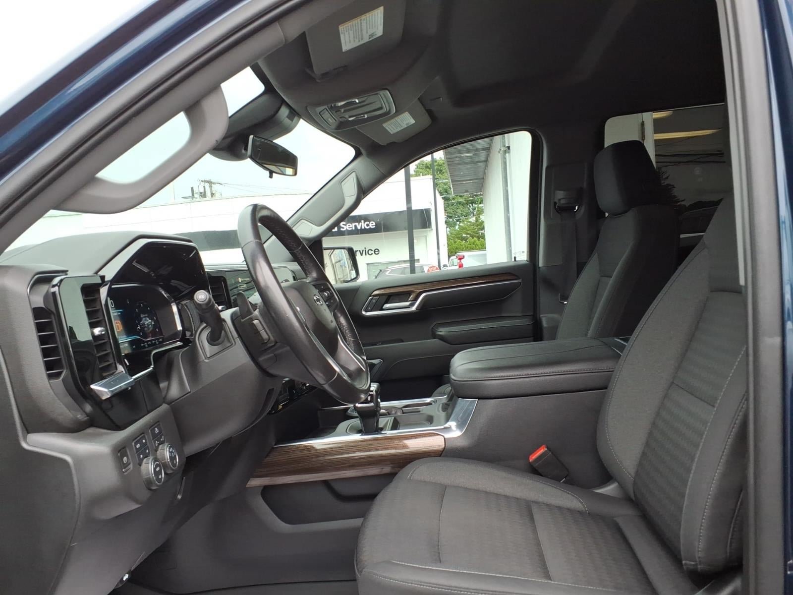 Used 2023 Chevrolet Silverado 1500 LT Trail Boss w/ Protection Package AWD/4WD image 17