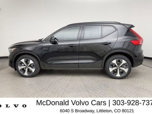Certified 2023 Volvo XC40 B5 Plus w/ Driver Assist Package AWD/4WD image 5