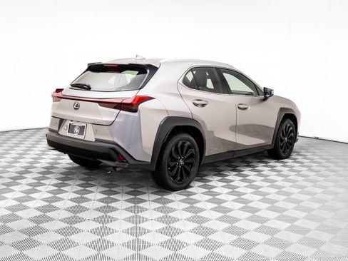 Used 2021 Lexus UX 200 w/ Accessory Package (Z1) image 5