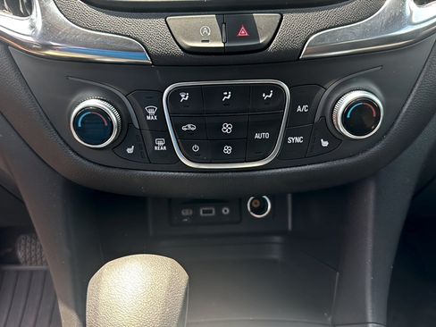 Used 2024 Chevrolet Equinox LT FWD image 8