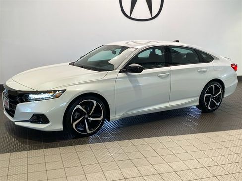 Used 2022 Honda Accord Sport image 3