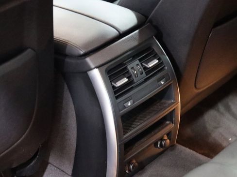 Used 2013 BMW 550i Gran Turismo xDrive image 40