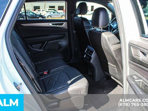 Used 2024 Volkswagen Atlas Cross Sport SE image 17