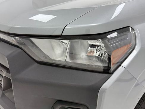 Used 2024 Chevrolet Colorado W/T image 6