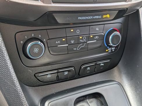 Used 2022 Ford Transit Connect XLT image 22