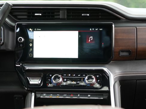 Used 2025 GMC Sierra 3500 Denali Ultimate image 26