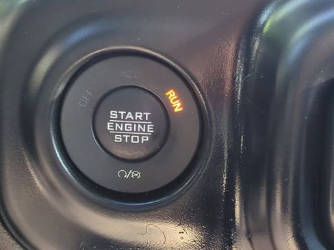 Used 2022 Jeep Gladiator Mojave w/ Cold Weather Group AWD/4WD image 21