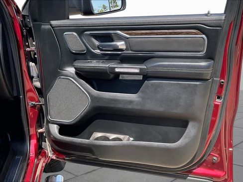 Used 2019 RAM 1500 Laramie AWD/4WD image 22