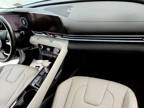 Used 2023 Hyundai Elantra Limited image 28