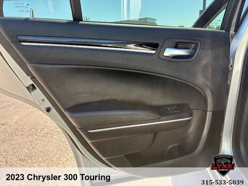 Used 2023 Chrysler 300 Touring w/ Safetytec Plus Group RWD image 26