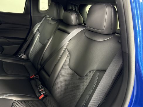 New 2026 Jeep Compass Latitude image 10