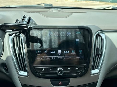 Certified 2017 Chevrolet Malibu LT w/ Leather Package FWD image 3