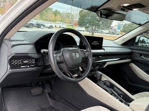 Used 2024 Honda Accord EX-L image 16