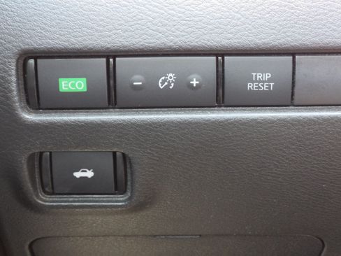 Used 2020 Nissan Sentra S FWD image 13