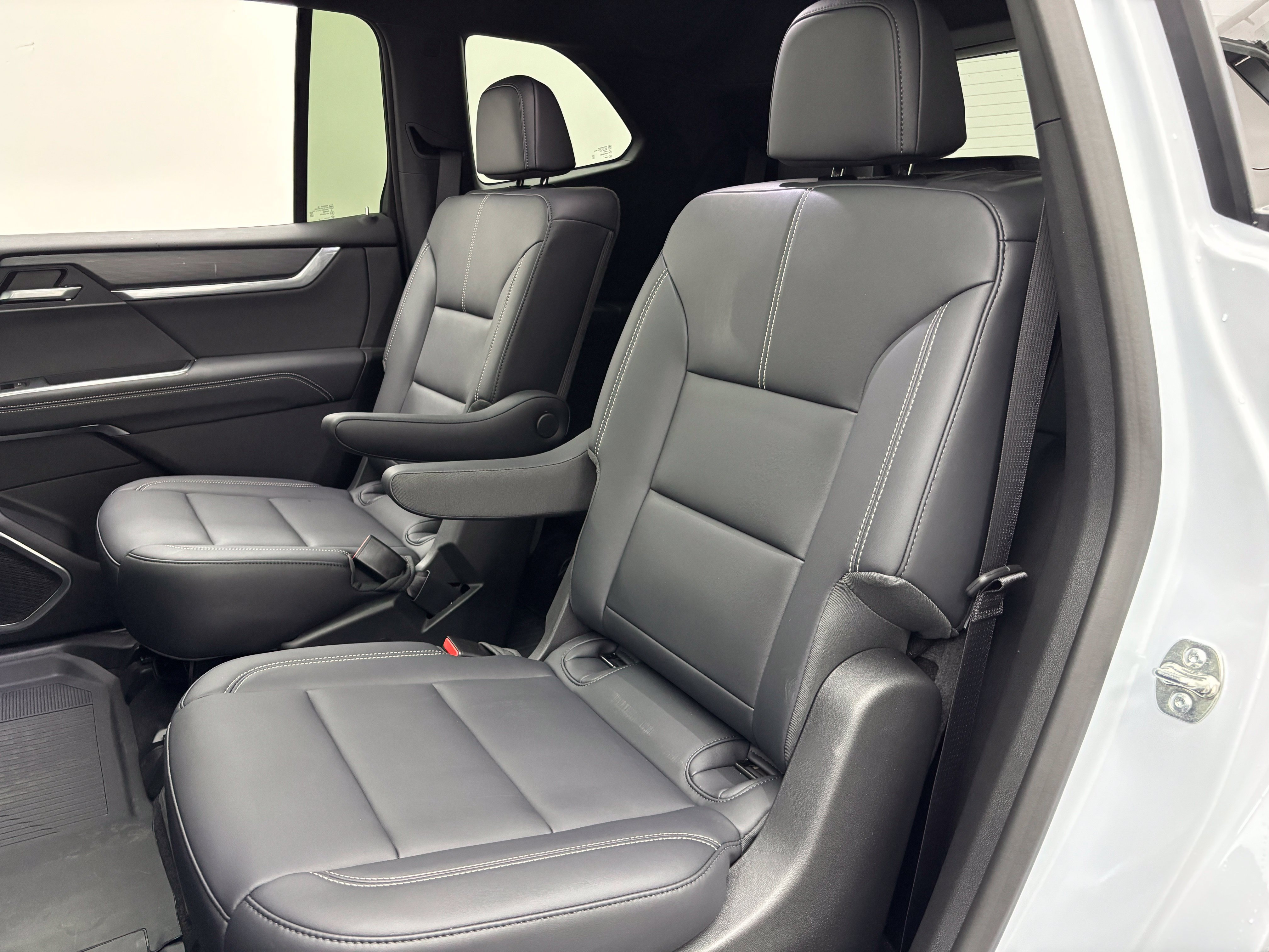 New 2026 GMC Acadia Elevation w/ Elevation Premium Package FWD image 45