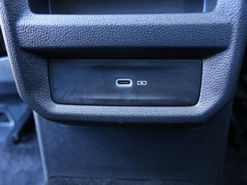 Used 2022 Volkswagen Taos SE image 19