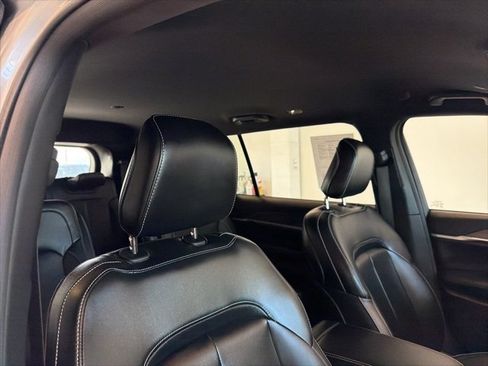 Used 2024 Jeep Grand Cherokee L Limited w/ Black Appearance Package image 39