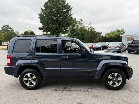 Used 2008 Jeep Liberty Sport w/ Popular Equipment Group AWD/4WD image 4